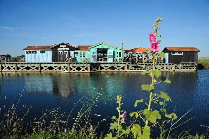 エグファイユ・ドニ Ocean Campagne Liberte Bed & Breakfast エクステリア 写真